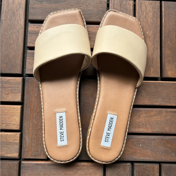 Steve Madden Tan Leather Sandal - Picture 2 of 3